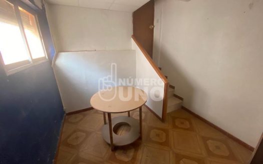 REF. A-0337-D <BR> PISO EN ZONA CENTRO