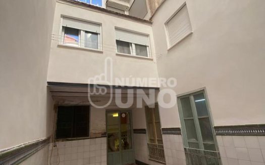 REF. A-0336-D <BR> PISO EN ZONA CENTRO