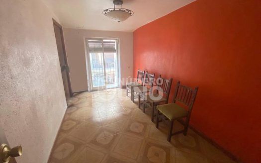 REF. A-0337-D <BR> PISO EN ZONA CENTRO