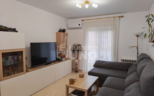 REF. F-0042-M<Br>TRIPLEX EN MURO DE ALCOY
