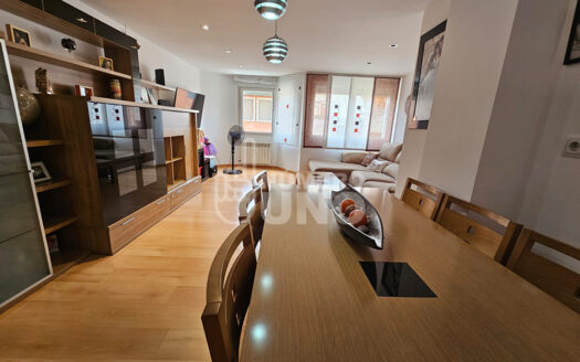 REF. C-0468-M<Br>PISO ZONA SANTA ROSA