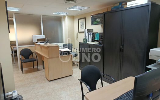 LOC-0199-R<br>LOCAL PARA OFICINA ZONA ENSANCHE