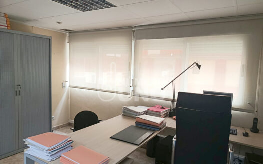 LOC-0199-R<br>LOCAL PARA OFICINA ZONA ENSANCHE